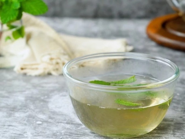 पुदीने की चाय पीने से पेट और दिमाग को क्या फायदे होते हैं?