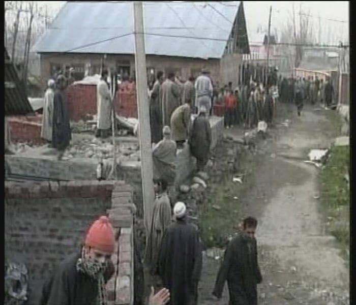 In an attempt to inflict injury upon the animal, the villagers chased it. The leapord eventually took refuge in a cowshed. (NDTV Photo)
