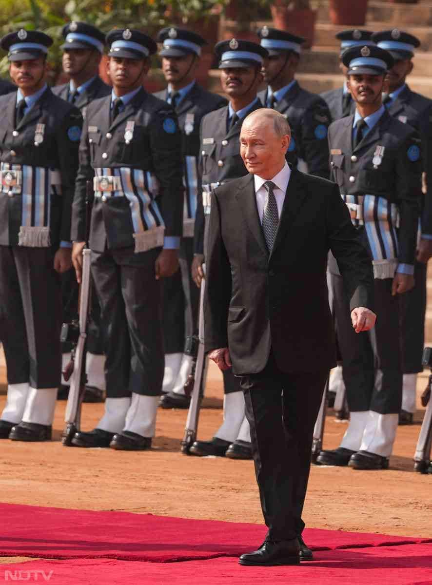 पुतिन का खैरमकदम.