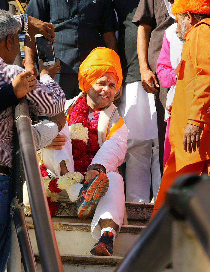 After offering prayers in Ajmer and Pushkar, Congress chief Rahul Gandhi will be addressing public meetings at Pokhran, Jalore, and Jodhpur.