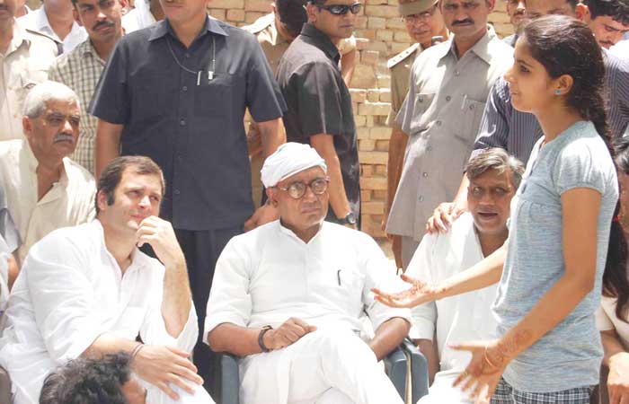 Rahul Gandhi arrested by UP police, released