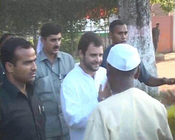 Rahul while on a tour to Jharkhand once again ignored security protocol and went all out to greet people.