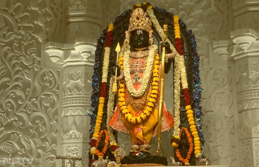 अयोध्या के श्रीराम जन्मभूमि मंदिर में ऐतिहासिक क्षण आ गया.