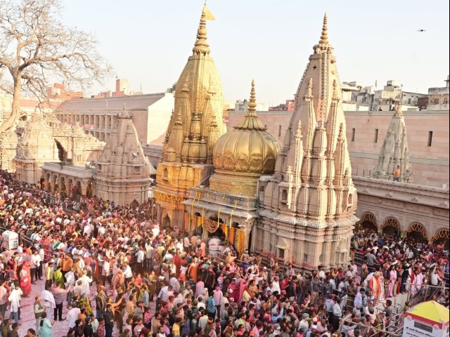 नजारा ऐसा कि मन मोह ले... काशी में रंगभरी एकादशी की धूम, शिवभक्तों ने जमकर उड़ाया गुलाल