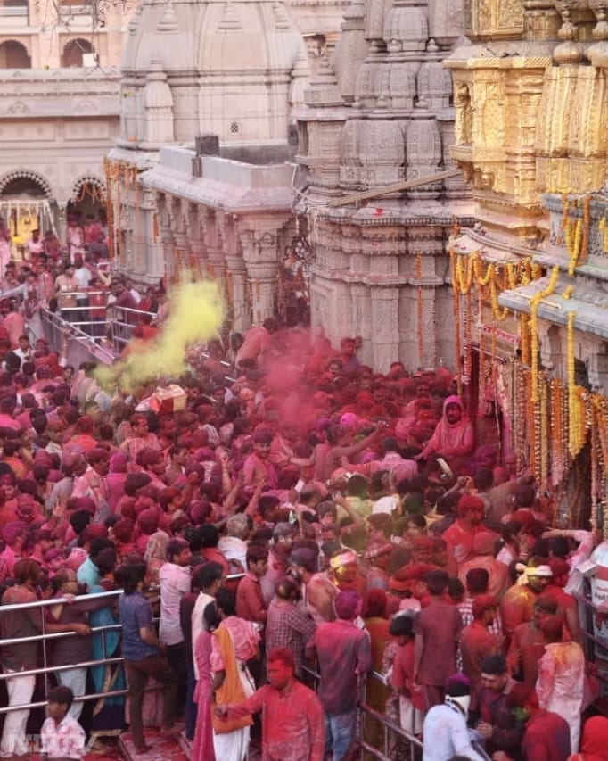 नजारा ऐसा कि मन मोह ले... काशी में रंगभरी एकादशी की धूम, शिवभक्तों ने जमकर उड़ाया गुलाल