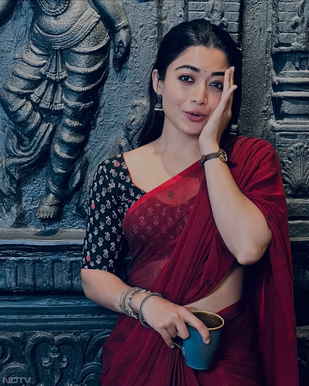 17. रश्मिका कई बड़े ब्रांड्स की ब्रांड एंबेसडर भी रह चुकी हैं.