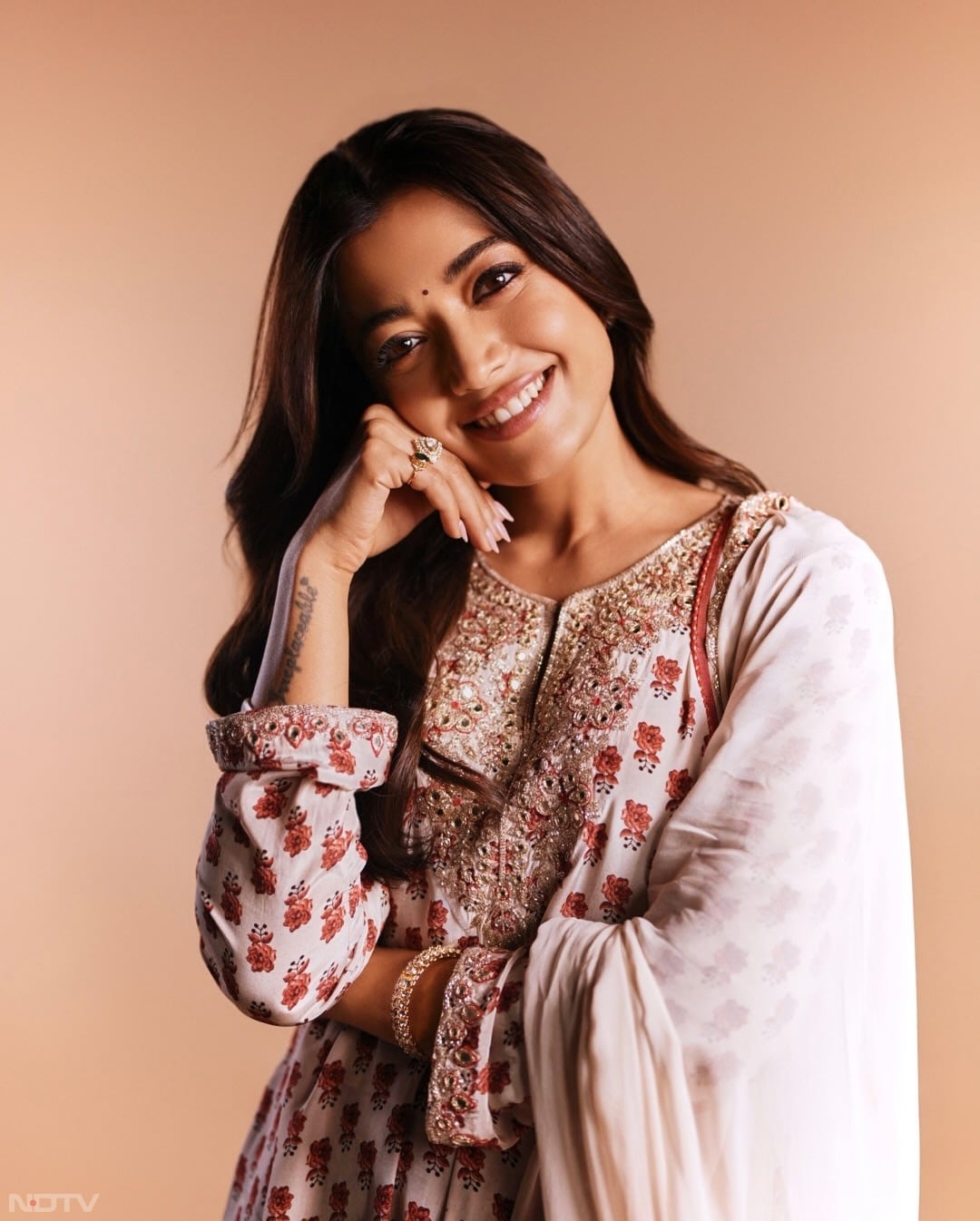 20. आज रश्मिका मंदाना साउथ से लेकर बॉलीवुड तक एक जानी-मानी स्टार बन चुकी हैं.