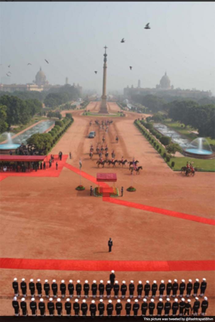 Grand Welcome for President Obama At The Rashtrapati Bhavan