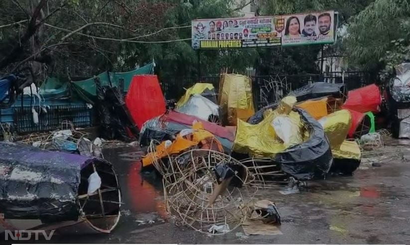 देशभर में कलाकारों ने बड़ी मेहनत और शिद्दत के साथ रावण के पुतले बनाए थे, जिन्हें दशहरे के दिन जलाया जाना था