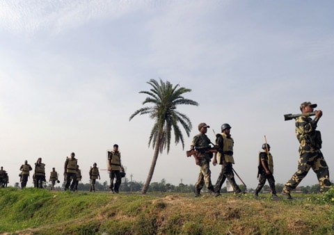 Paramilitary soldiers proceed towards Lalgarh in Midnapore district. (AFP)