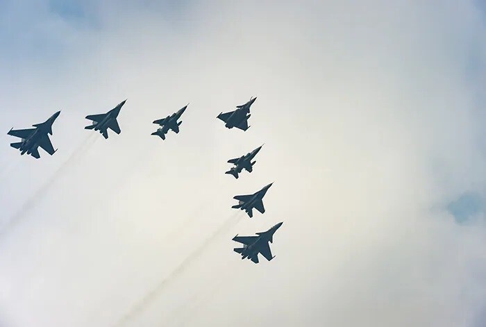 नई दिल्ली: गणतंत्र दिवस परेड 2022 के दौरान भारतीय वायु सेना (IAF) के फाइटर जेट्स ने फ्लाईपास्ट किया.