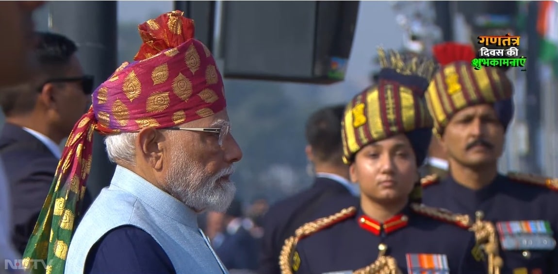 मरून पगड़ी, शहीदों को श्रद्धांजलि, गणतंत्र दिवस पर देखिए पीएम मोदी की तस्वीरें