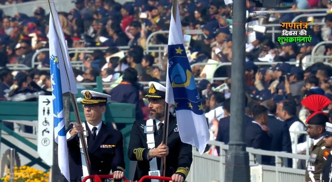 यूरोपीय संघ (EU) के सैन्य दल का नेतृत्व कर्नल फ्रेडरिक साइमन स्प्रुइट कर रहे हैं, जो यूरोपीय संघ मिलिट्री स्टाफ (EUMS) के डायरेक्टर जनरल की ओर से एक सेरेमोनियल जिप्सी में सवार थे.