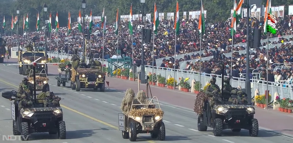 गणतंंत्र दिवस की परेड में इस बार सेना के स्पेशल टेक्टिकल व्हीकल्स भी नजर आए, जिनका इस्तेमाल सेना विशेष ऑपरेशन में करती है. जहां आम व्हीकल काम नहीं कर पाते.