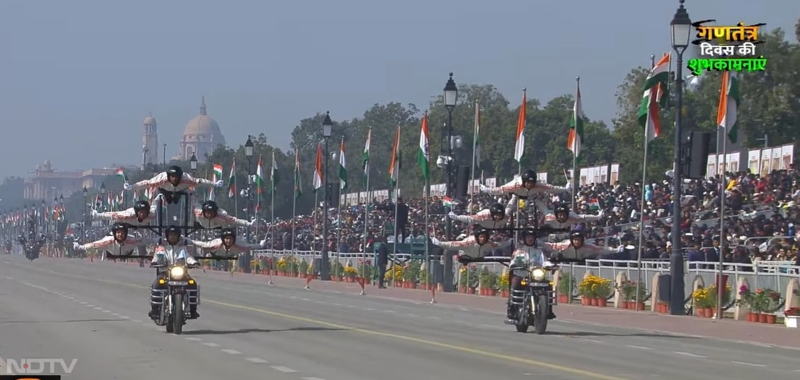 गणतंत्र दिवस की परेड में इस बार कर्तव्य पथ पर जवानों ने अद्भुत साहस, शानदार तालमेल और बेजोड़ देशभक्ति का प्रदर्शन किया.