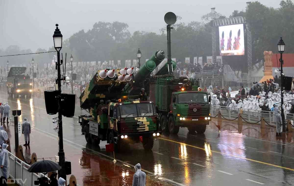 भारतीय सेनाओं की मिसाइलें फुल ड्रेस रिहर्सल का मुख्&zwj;य आकर्षण रही.