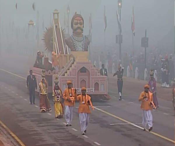 Following the country's armed and police forces came the country's rich cultural diversity in full display in 21 tableaux -- 13 from states and eight from ministries.<br><br>Rajasthan came out with the Jantar Mantar astronomical observatory in Jaipur displaying sophisticated instruments.(NDTV Photo)