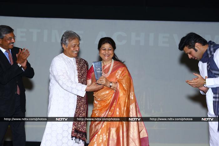 Ustad Amjad Ali Khan received the Lifetime Achievement Award.