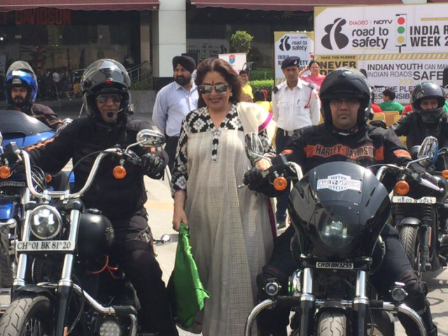 Photo : Kirron Kher Flagged Off A Bike Rally In Chandigarh To Create Road Safety Awareness