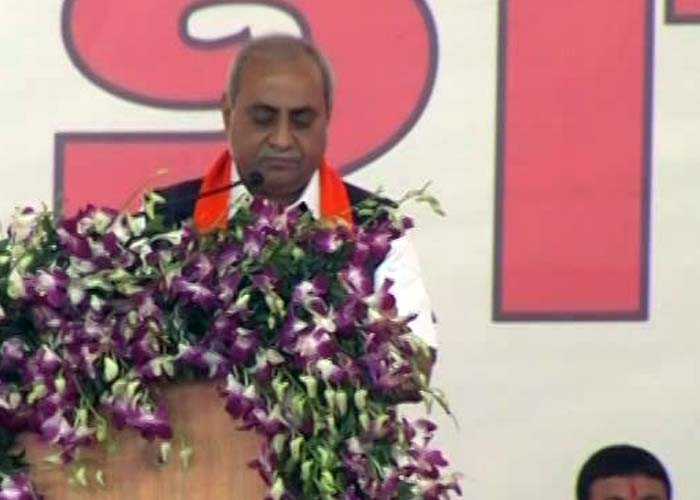 Vijay Rupani Takes Oath As Gujarat Chief Minister: Pics