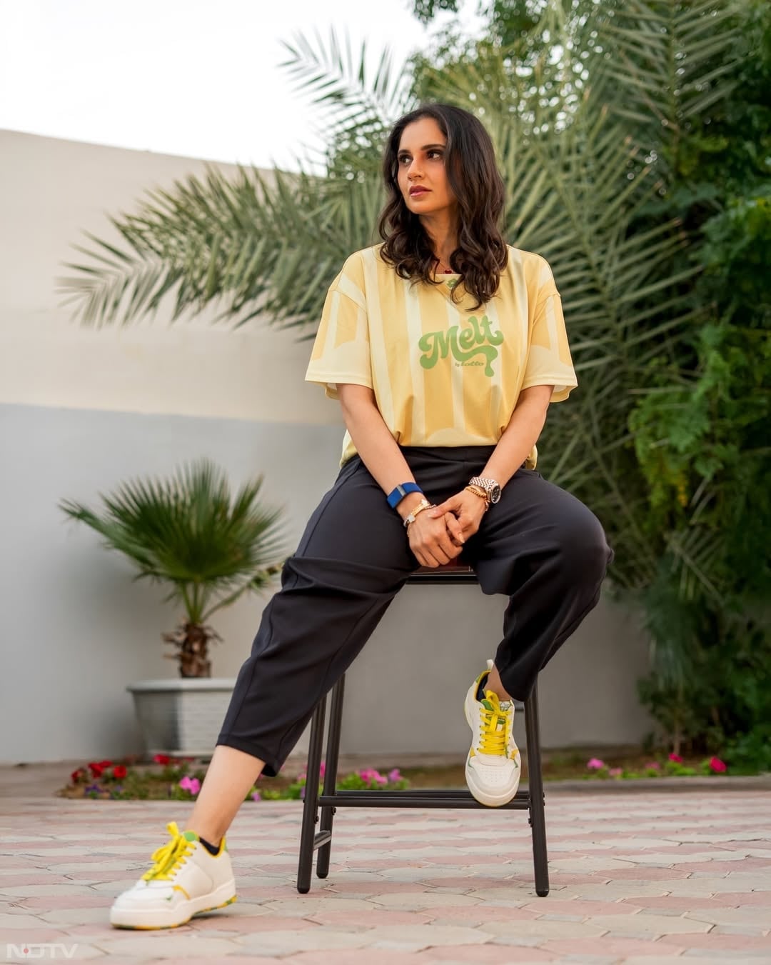 ये तस्&zwj;वीरें शेयर करते हुए उन्&zwj;होंने लिखा, When the right partners come together, it's always a winning game 🎾mirzasaniar/Instagram