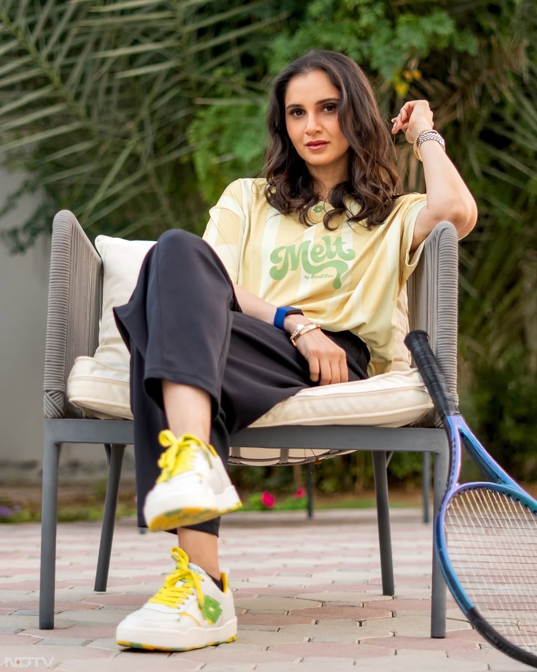 फैंस उनकी इन तस्&zwj;वीरों पर खूब प्&zwj;यार लुटाते हैं. mirzasaniar/Instagram