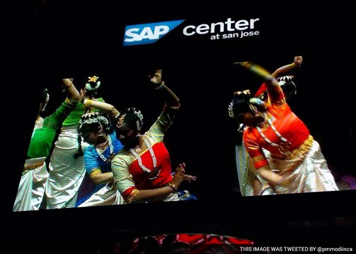 5 Pics: PM Modi Addresses the Indian Diaspora at San Jose\'s SAP Centre