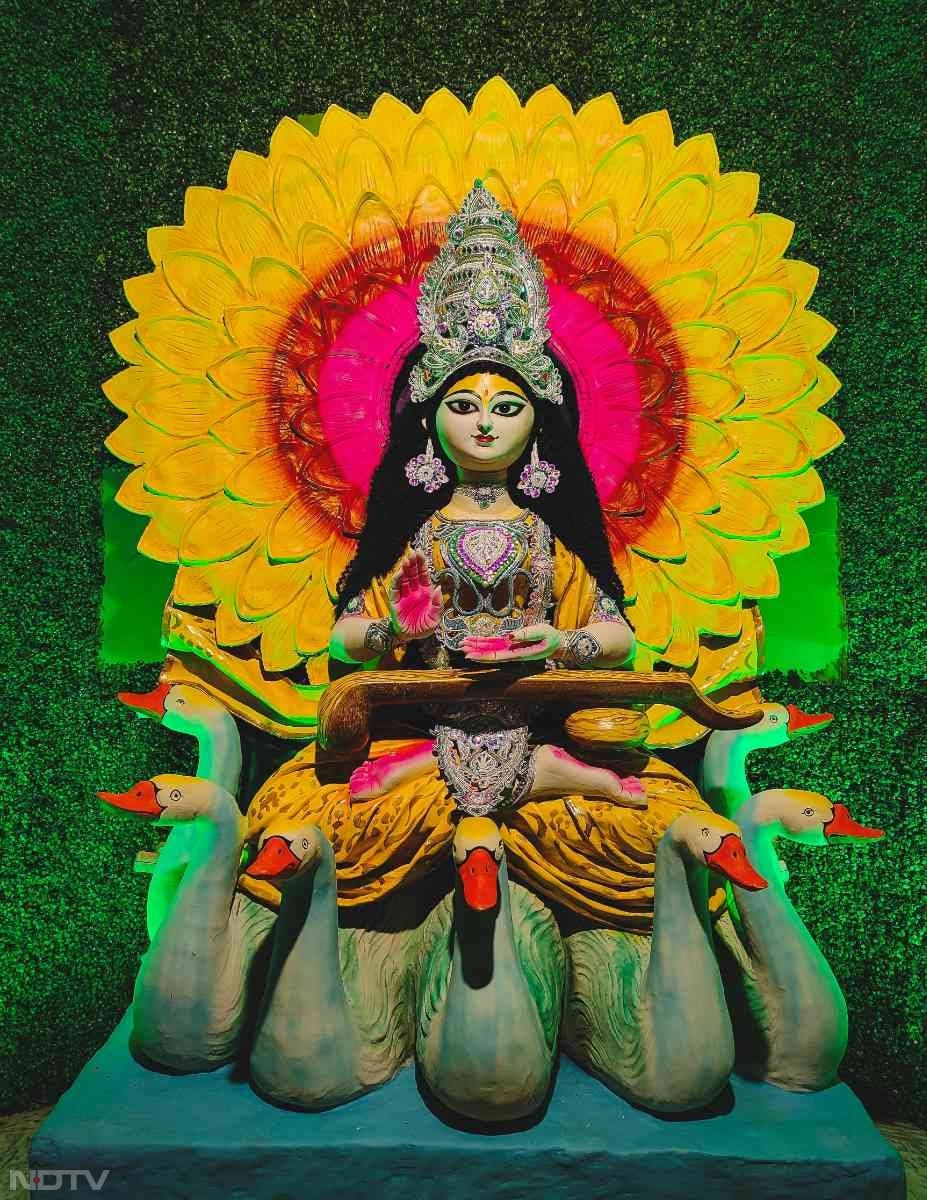 इस दिन छात्रों को 'या कुंदेंदुतुषारहारधवला या शुभ्रवस्त्रावृता या वीणा वर दंड मदत करा या श्वेतपद्मासना' श्लोक का पाठ करना चाहिए. Pic Credit- Pexels