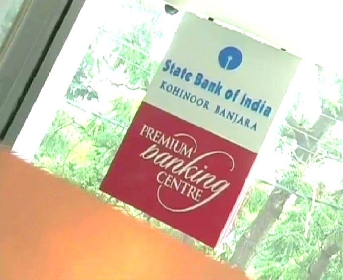 <b>THE "SUPER" RICH ARE WELCOME HERE:</b><br><br> In a bid to shake-off it's lethargic PSU image, India's largest bank, The State bank of India (SBI) is now wooing the Mega Wealthy.