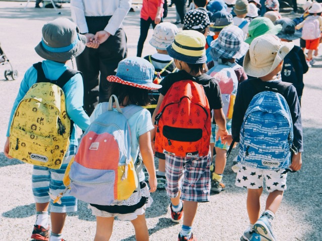 बच्चों की उम्र के मुताबिक कितना हो स्कूल बैग का वजन