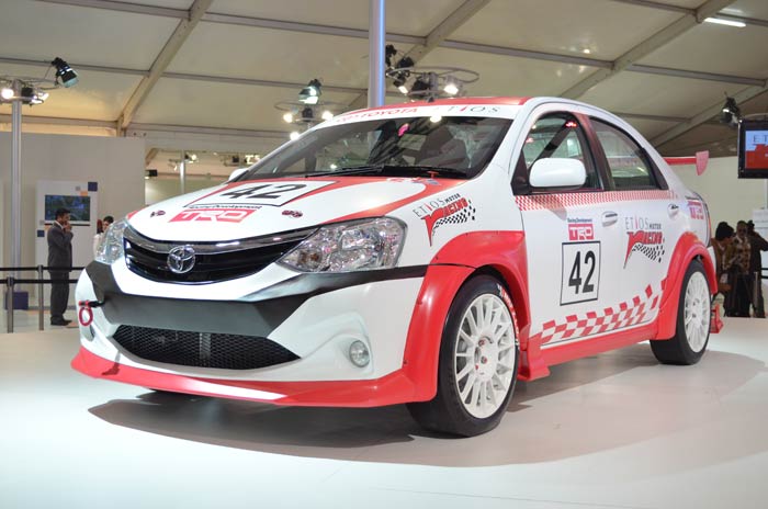 Toyota has unveiled motorsporting version of its Etios model at the  Auto Expo 2012.