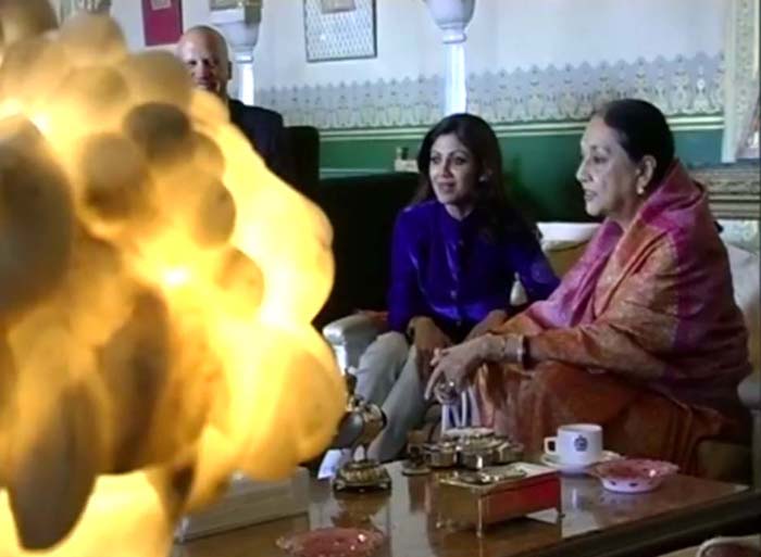 Shilpa looks to the manor born as she sips tea in the palace with the royal family. "I like everything about Jaipur, the jewellery, the lassi everything. We feel like we have come home and the royal family is very special and hospitable to us," she says. (NDTV Photo)
