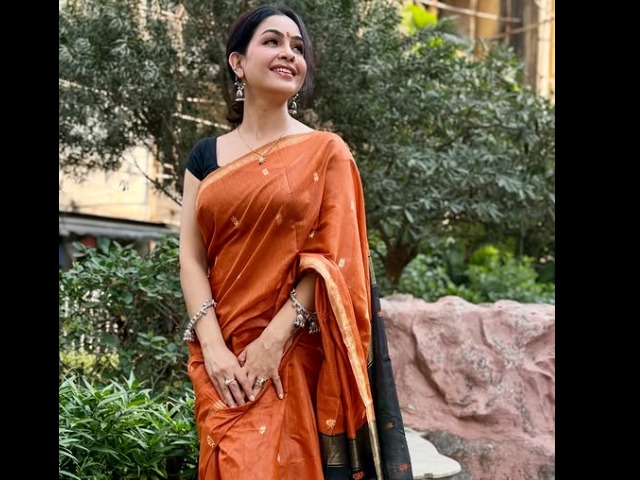 'भाबीजी घर पर हैं' की 'अंगूरी भाभी' ने शेयर की मकर संक्रांति पर खूबसूरत तस्वीरें