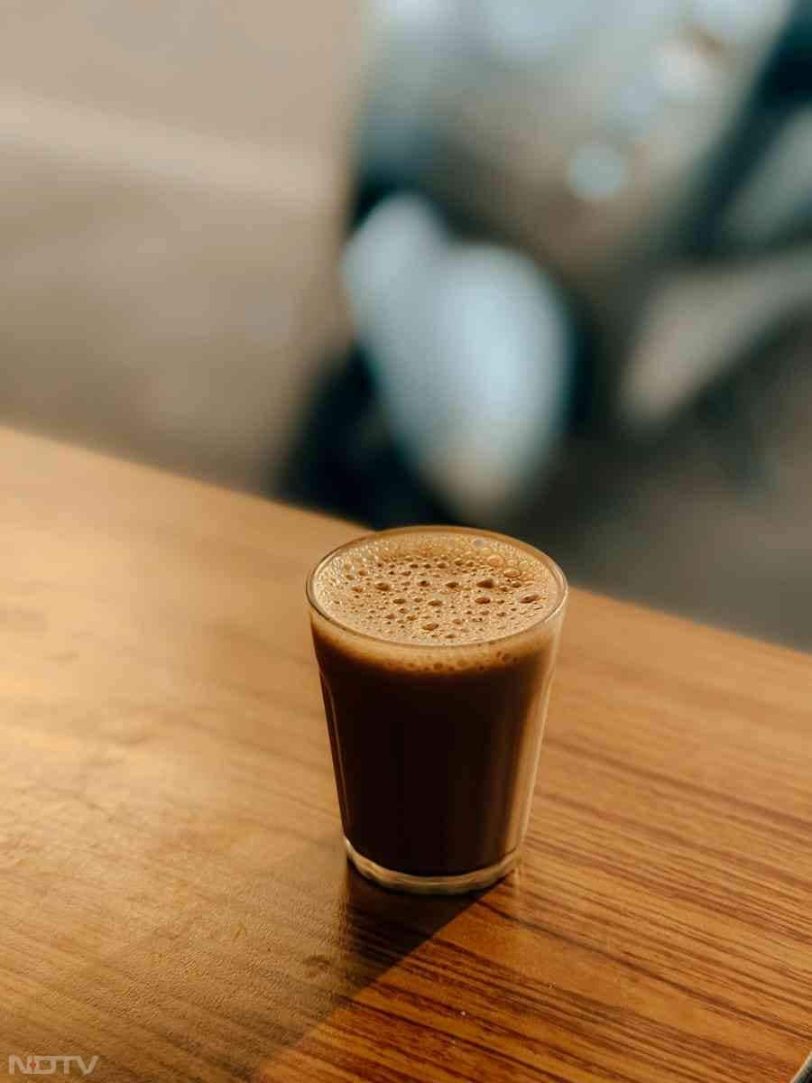 चाय का ज्यादा सेवन इंसान की आंतों के लिए भी नुकसानदायक साबित होता है. बहुत अधिक चाय पीने से पाचन संबंधी समस्याएं होती हैं और आंत खराब होने का डर भी होता है.