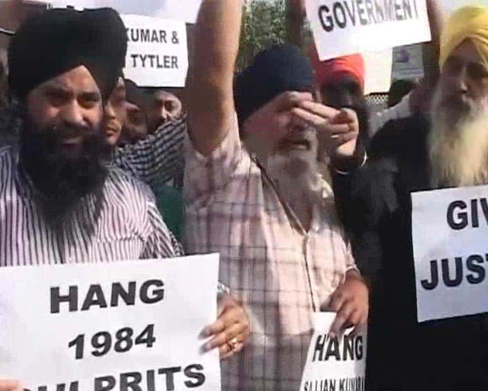Protests in Delhi over Sajjan Kumar\'s acquittal in a 1984 anti-Sikh riots case