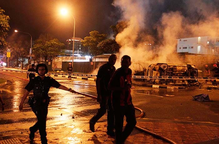 Singapore\'s Little India riots over man\'s death, 27 arrested