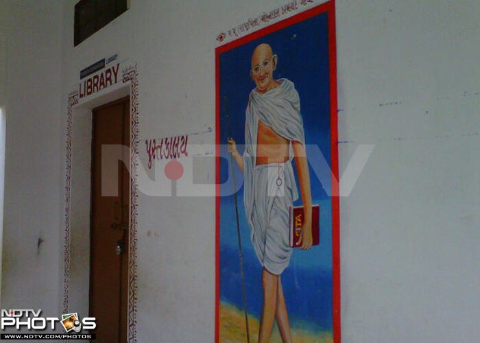 The school now has a new library.