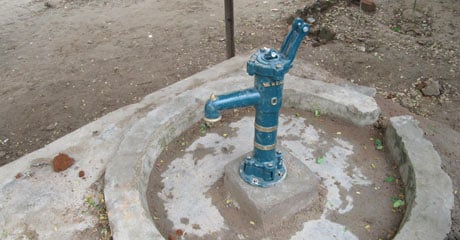 A fully-functioning handpump.