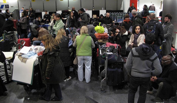 The snow also affected Ireland's most famous rock band. U2 stars Bono and the Edge had their return from a gig in Australia disrupted and ended up having to take a four-hour train journey to Dublin after landing in Cork. Fellow passengers largely left them alone, thinking they were members of a U2 "tribute" band. (phot courtesy:AP)