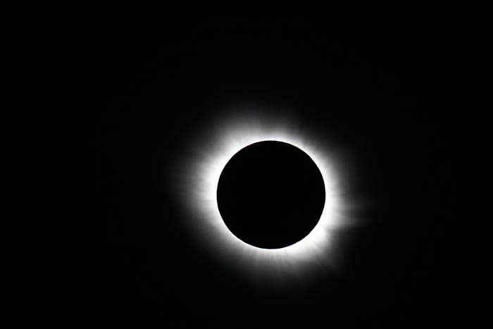 Diamond Ring Thrills Skygazers as Solar Eclipse Sweeps Across Atlantic
