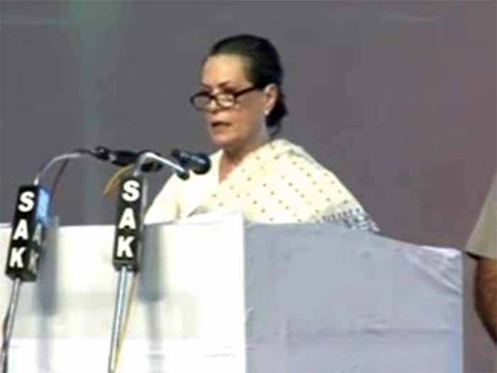 Mrs Gandhi gave a strong message of unity and victory to partymen at a conclave in Kochi on February 15, 2014.<a href="http://www.ndtv.com/article/south/we-want-unity-they-want-uniformity-sonia-gandhi-hits-out-at-bjp-in-her-speech-in-kerala-483920" class="fn fl">(Click here to read full story)</a>