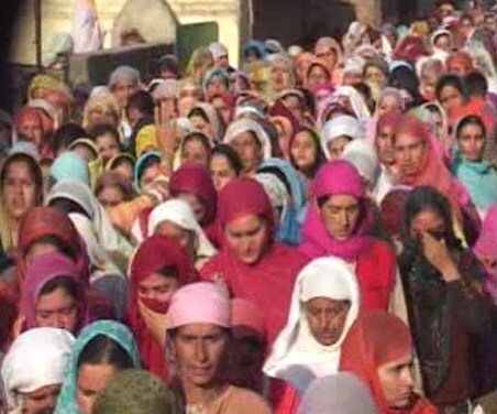 Women take to roads marking their protest after CRPF firing killed a 9-yr-old boy in Baramulla