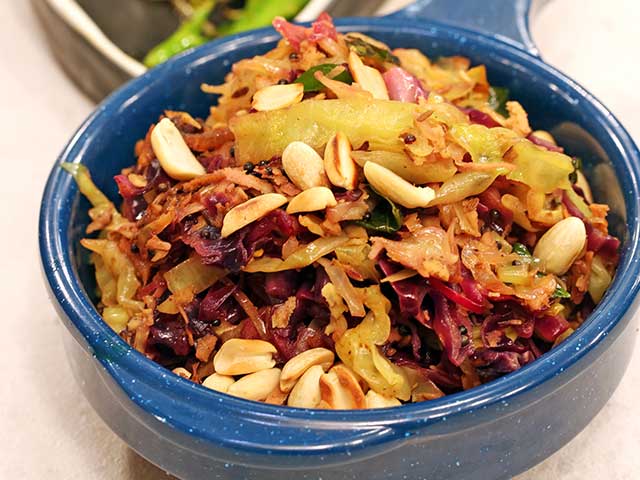 Photo : Recipe: South Indian Style Cabbage and Peanut Thoran