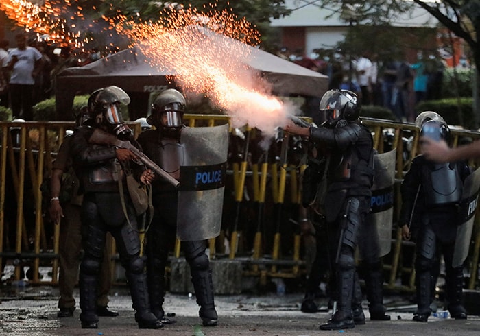 In Pictures: Protesters Break Into Sri Lanka President\'s Home