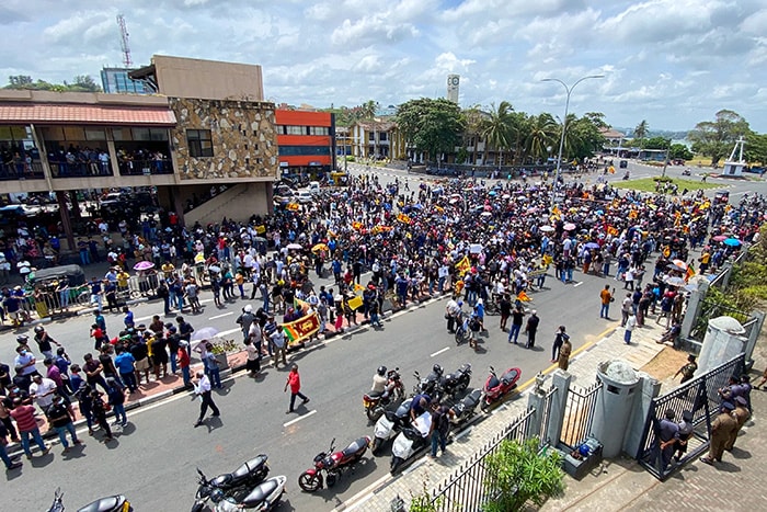 In Pictures: Protesters Break Into Sri Lanka President\'s Home