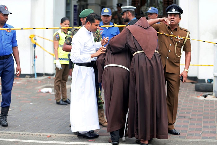 ईस्टर के मौके पर 8 धमाकों से दहला श्रीलंका, 207 की मौत और 400 से अधिक घायल