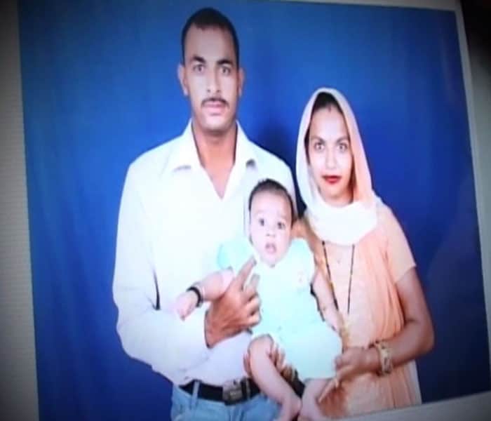 Army Captain Pratik Puntmbekar had gone with 300 other Armymen on training to Gulmarg. In this photo, Pratik with his wife and child.(NDTV Photo)