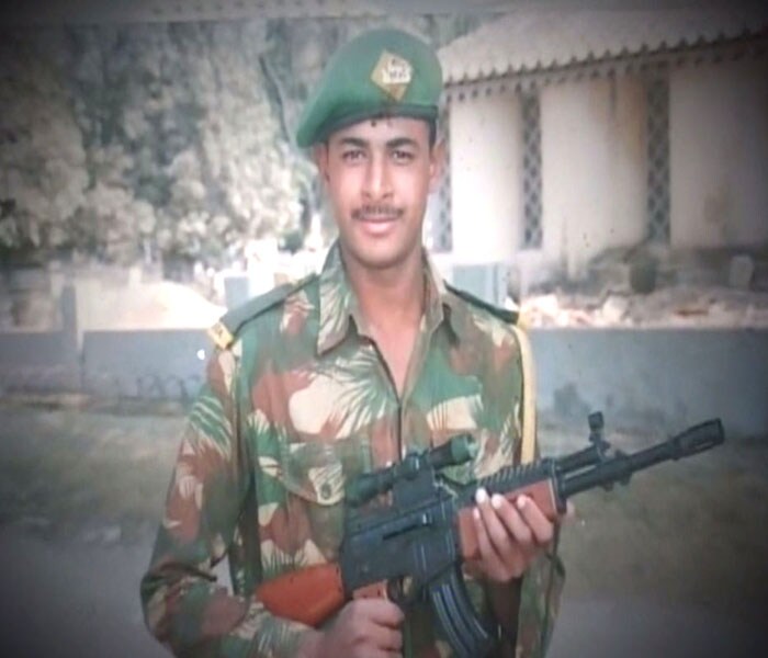 On Monday, 17 Armymen, including Captain Pratik Puntmbekar, died and 17 others were injured in an avalanche in Jammu and Kashmir. But over 400 people, mostly Armymen and porters, trapped were rescued.(NDTV Photo)