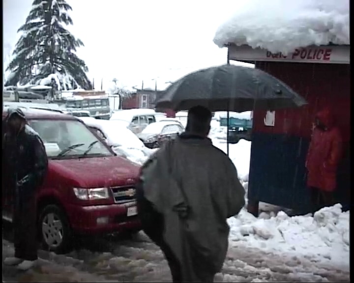 Areas where low danger avalanche warning exists include both sides of Jawahar Tunnel, the gateway to Kashmir and its adjoining areas on the Srinagar-Jammu National Highway.(NDTV Photo)