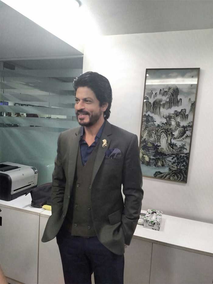 In the House: SRK Stopped by the NDTV Studio